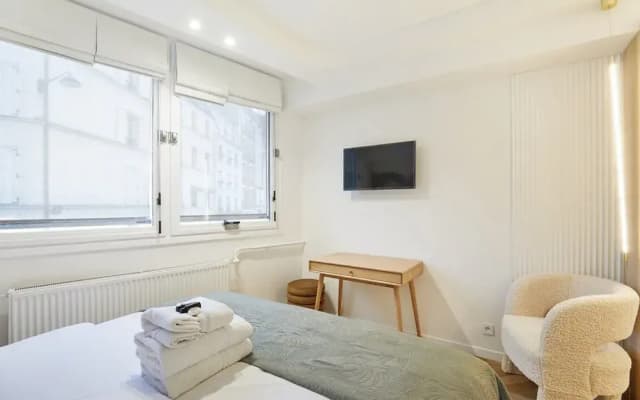 Apartment With AC Front Montparnasse Tower - photo 2