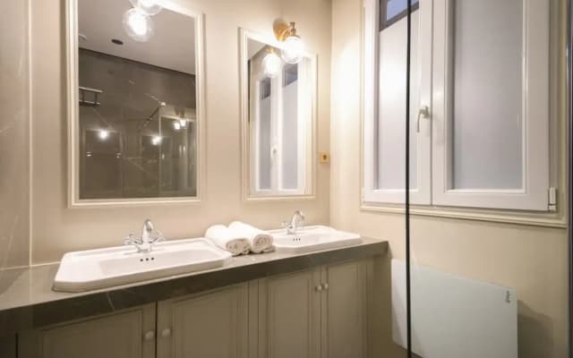 Modern and Cosy Flat in the Heart of Paris - photo 5