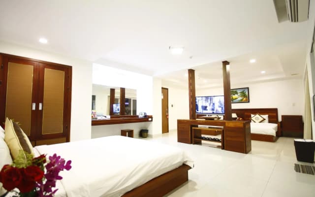 SOCO Hotel - photo 5