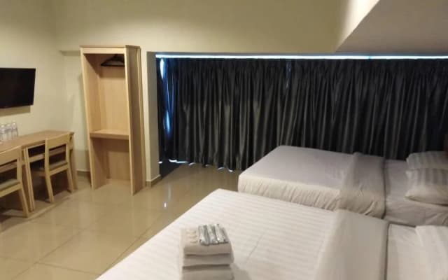 Columbia Hotel - photo 3