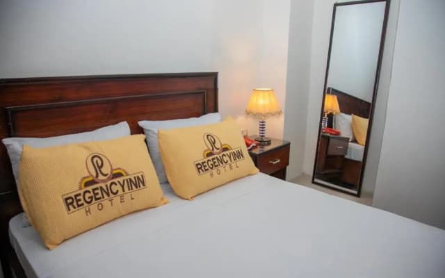 Regency Inn - photo 3