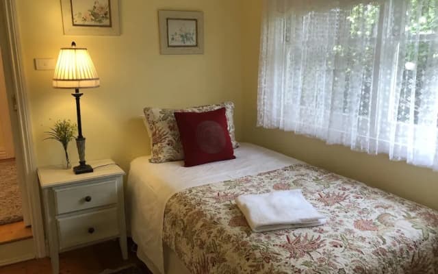 Brentwood Cottage - photo 5