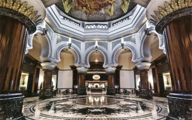 Palace Of The Golden Horses Hotel - photo 2