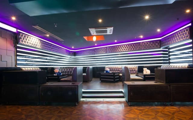 York International Hotel - photo 2