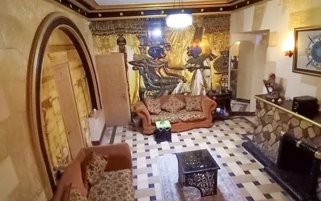 Castle Hotel - Hostel - photo 2