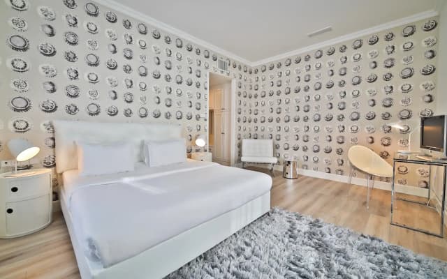 Friday Hotel - photo 5
