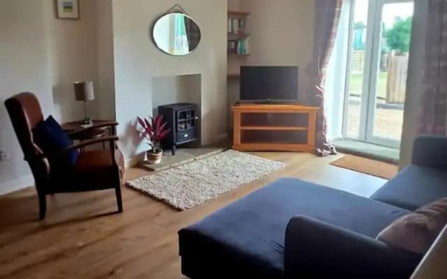 2 Bed Well Equipped For Contractors Pet Friendly - photo 4