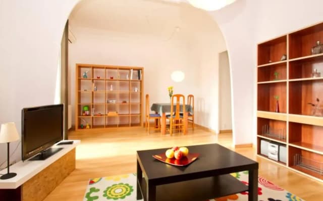 Sunny Apt Barcelona 22@ - photo 2