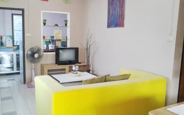 Aree Guesthouse1 - photo 5