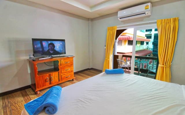 Jomtien Beach Pool House - photo 3
