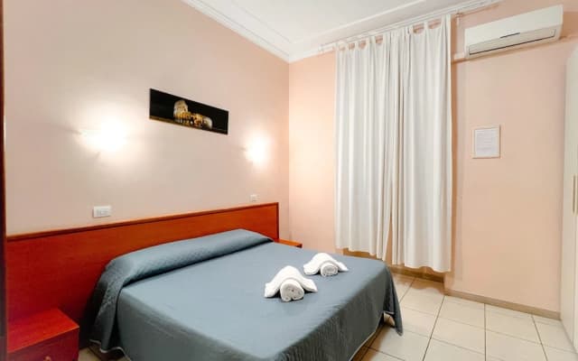 Alius And Freerome Hotel - photo 2