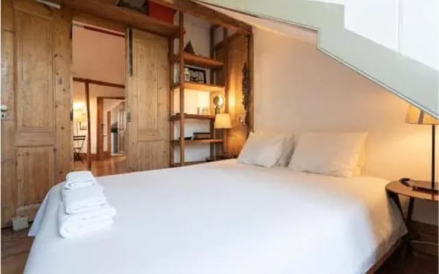 Charming central sunny penthouse - photo 3