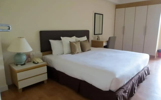 Sky Place Serviced Apartment - photo 3
