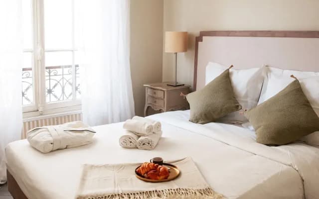 1BR Near Eiffel & Les Invalides - photo 2