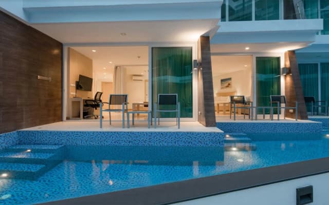 The Beachfront Hotel Phuket - photo 4