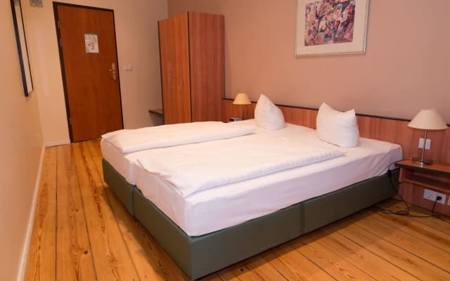 Hotel Am Anhalter Bahnhof - photo 4