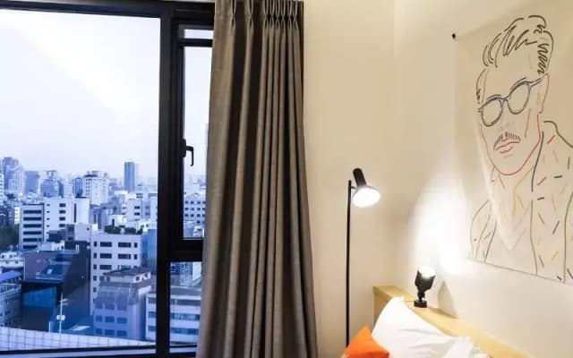 glue Hotel - photo 3