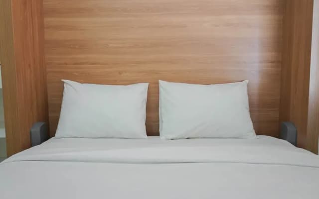 Modern with City View 2BR at Green Pramuka Apartment - photo 4