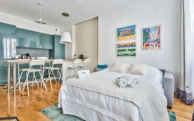 Amazing 3 rooms flat near Bastille - photo 2