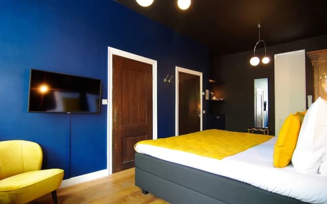1637 Historic Canal View Suites - photo 4
