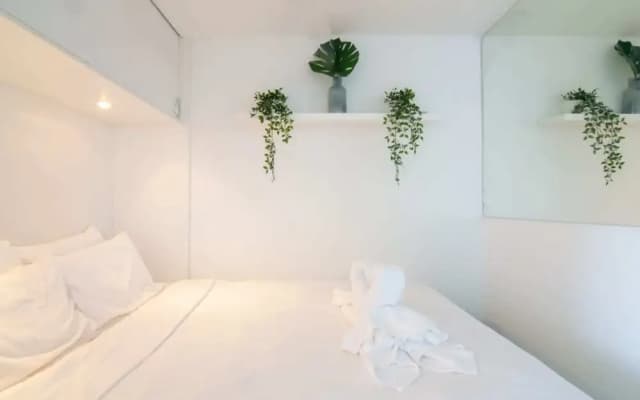 Bright 1 Bedroom Studio With Amazing City Views - photo 2