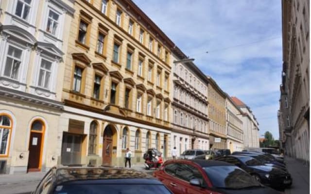 Hostel Westbahnhof - photo 2