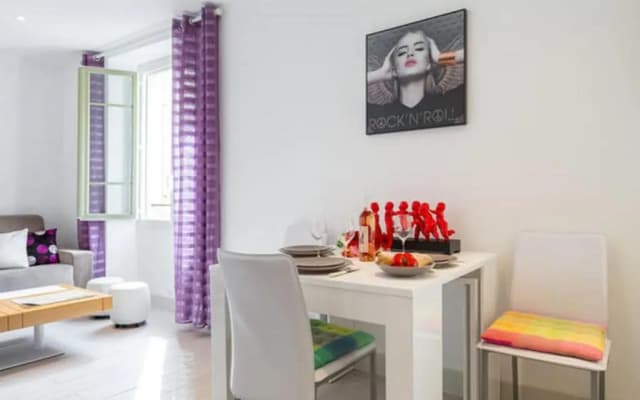 Le Rossetti 2 - F2 Lumineux, Ascenseur, Climatisation, Coeur Vieux-Nice - photo 3