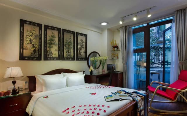 Luminous Viet Hotel - photo 4