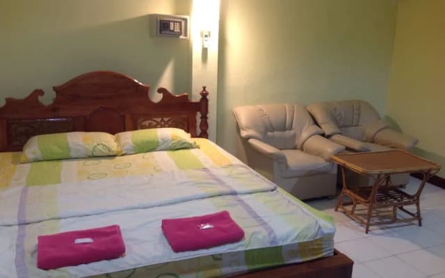 Bam Bus Motel 2 - photo 3