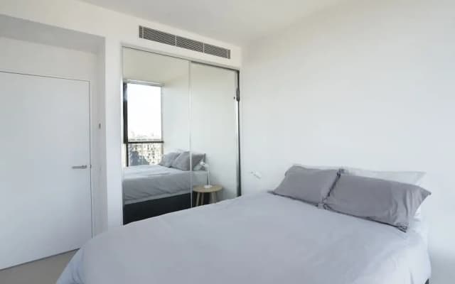 Modern Apartment in Darling Harbour - photo 2