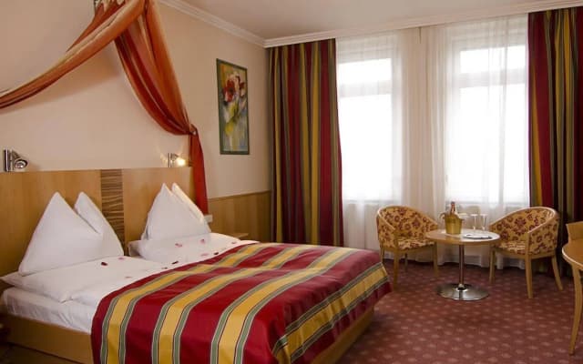 Hotel Cryston - photo 2