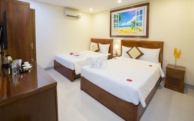 Sunlit Sea Hotel - photo 3