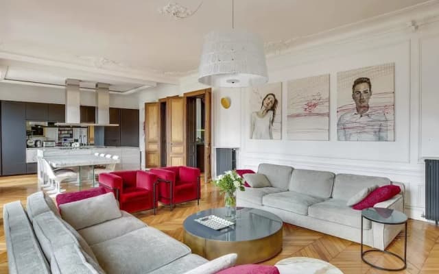 Top Luxurious Penthouse Front of Eiffel Tower and River - photo 2