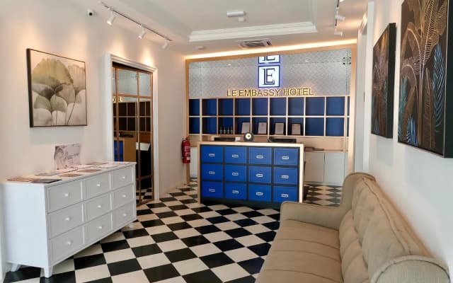 Le Embassy Hotel Georgetown - photo 3