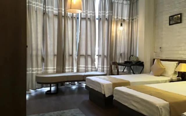 Luxury Backpakers Hotel - photo 2