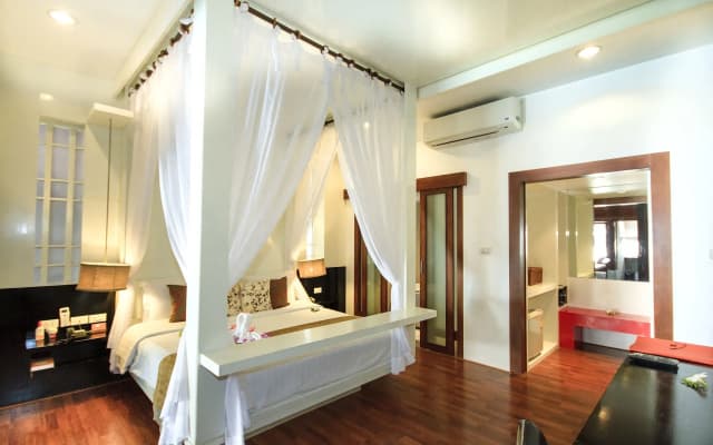 Pao Jin Poon Beach Front Villa - photo 3