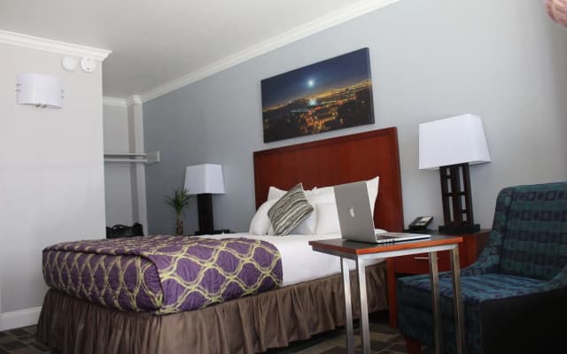 Bay Bridge Inn - photo 4