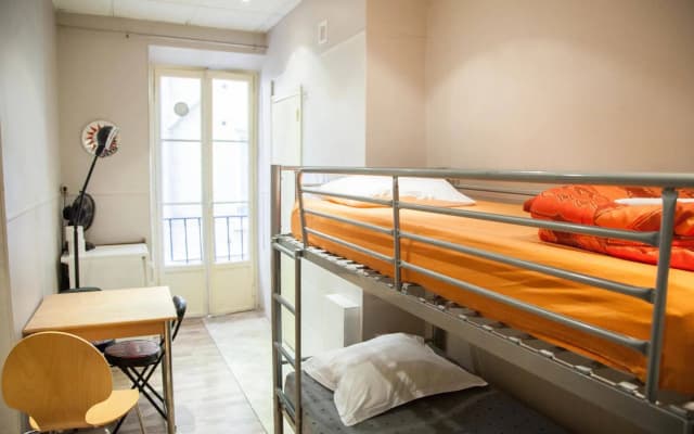 Victoria House - Hostel - photo 2