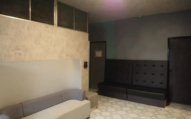 Doctor Alien Hostel - photo 4