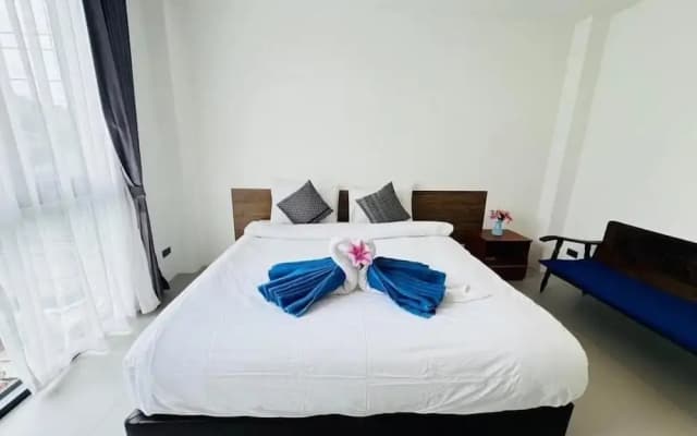 Rockstar Beach Apartments - photo 2