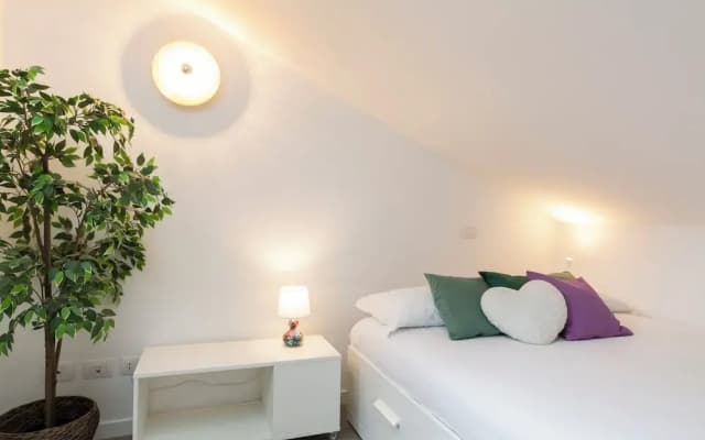 notaMi - Bright Attic M4 - 2 Bedrooms - photo 4