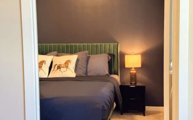 Modern Comfort W Pool GYM Parking 10 Min to Cedars - photo 5