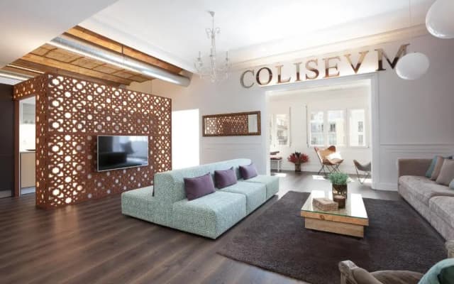 Enjoybcn Coliseum Apartments - photo 2