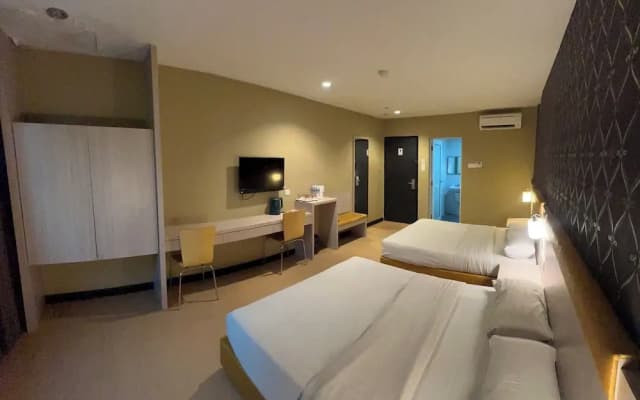 Havona Hotel -Permas Jaya -Self Check-In - photo 3