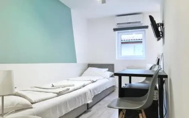 Chesscom Guesthouse - photo 4