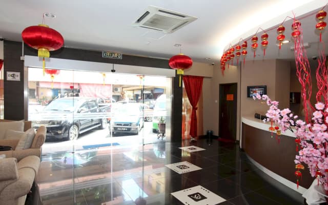 1 City Hotel - photo 2
