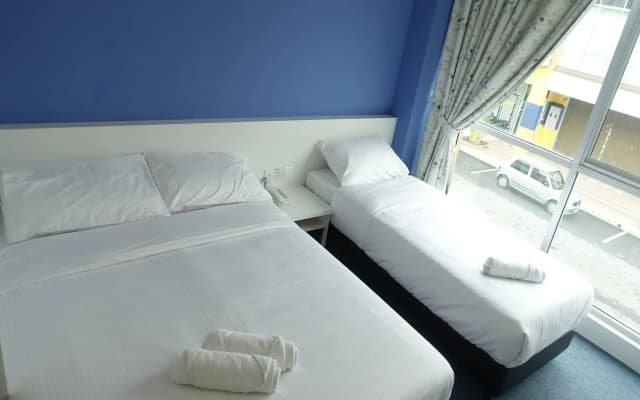 Lodge 10 Hotel - photo 5