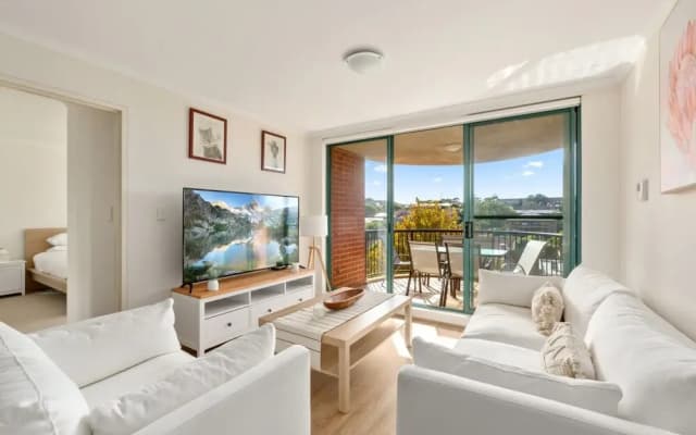 Spacious 3-bed With Alfresco Dining by Amenities - photo 4