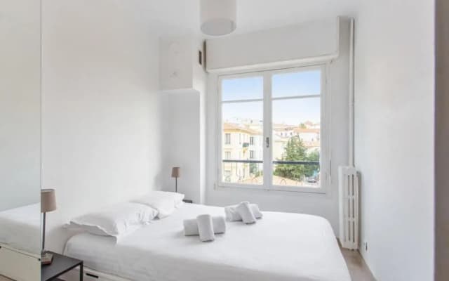 Modern and bright flat in a calm street close to Nice station - Welkeys - photo 2