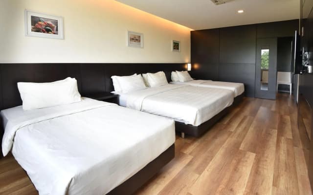 Yangtze Hotel - photo 4
